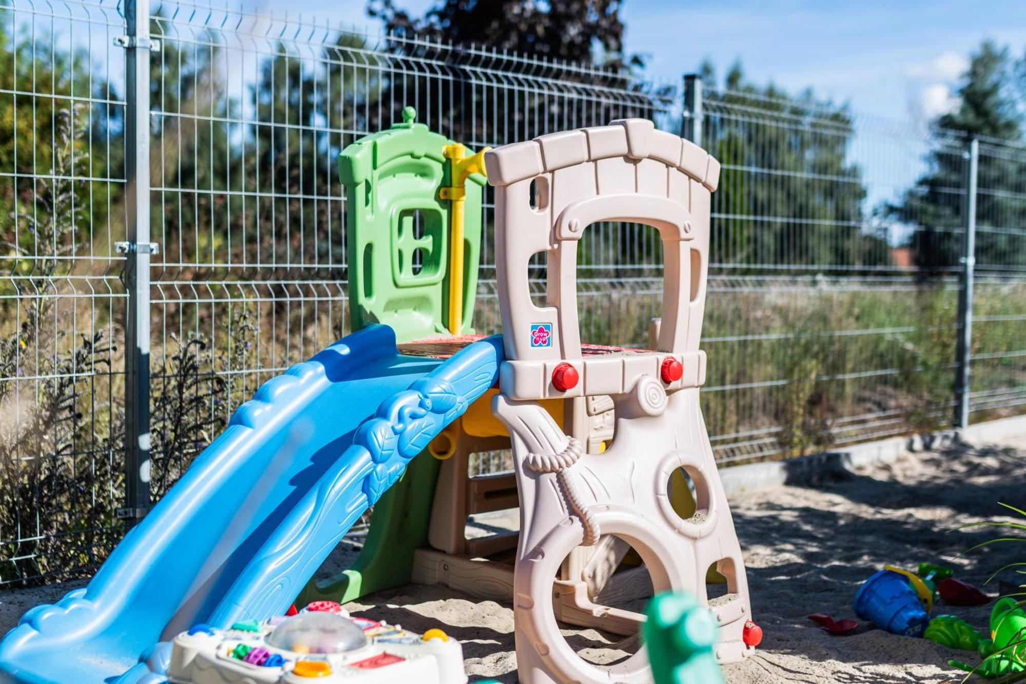 Sztutowo Lazurowy Dwor - Apartamenty Oraz Pokoje Z Basenem I Parkingiem Экстерьер фото