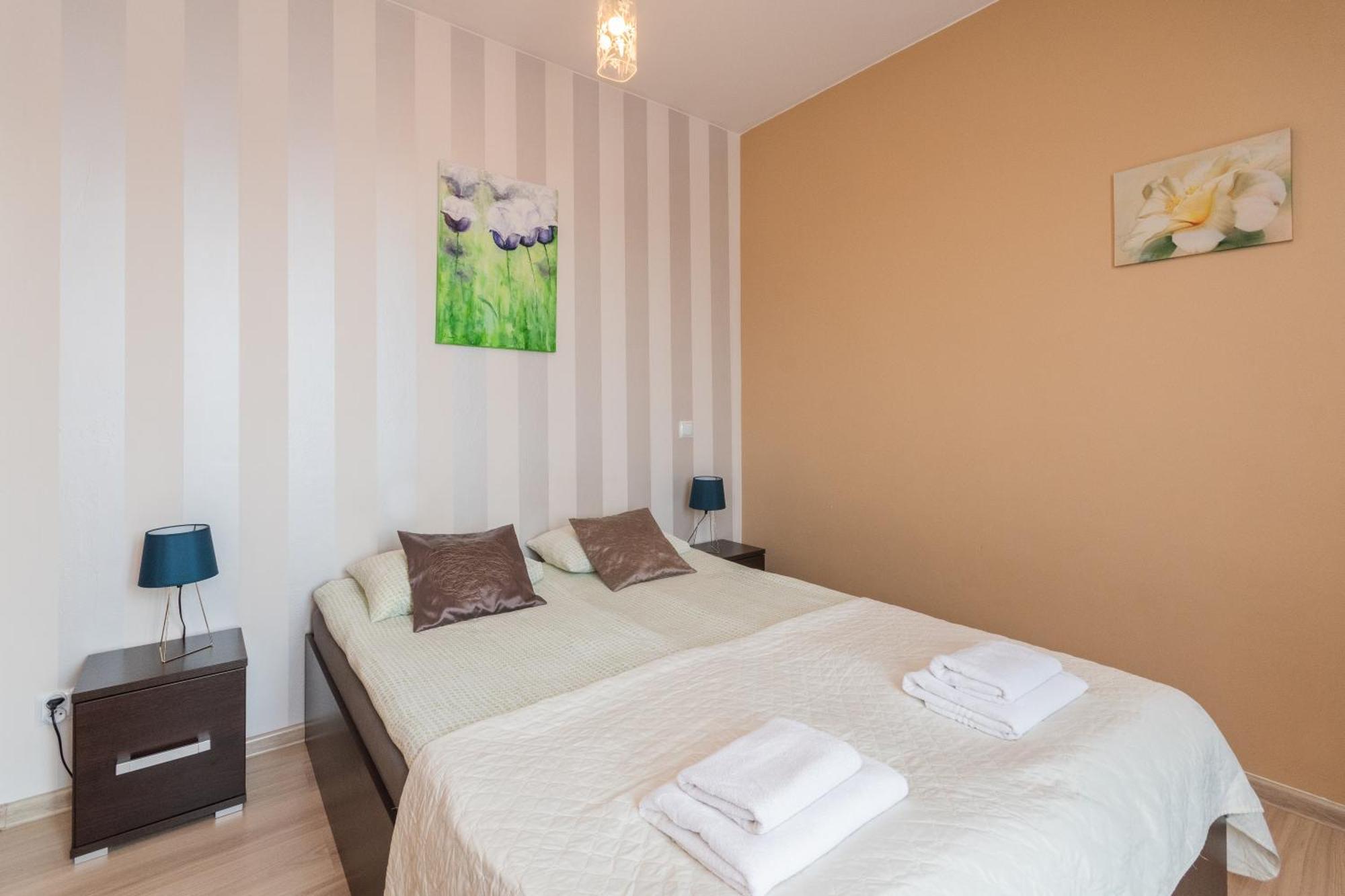 Sztutowo Lazurowy Dwor - Apartamenty Oraz Pokoje Z Basenem I Parkingiem Экстерьер фото