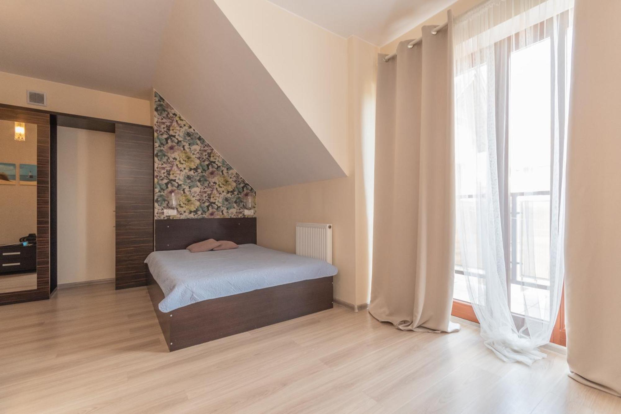 Sztutowo Lazurowy Dwor - Apartamenty Oraz Pokoje Z Basenem I Parkingiem Экстерьер фото