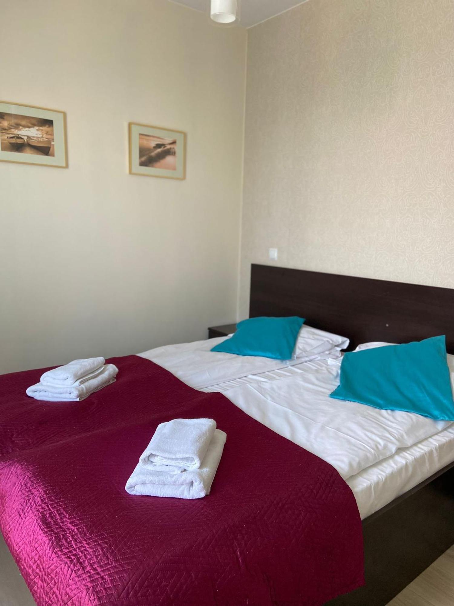 Sztutowo Lazurowy Dwor - Apartamenty Oraz Pokoje Z Basenem I Parkingiem Экстерьер фото