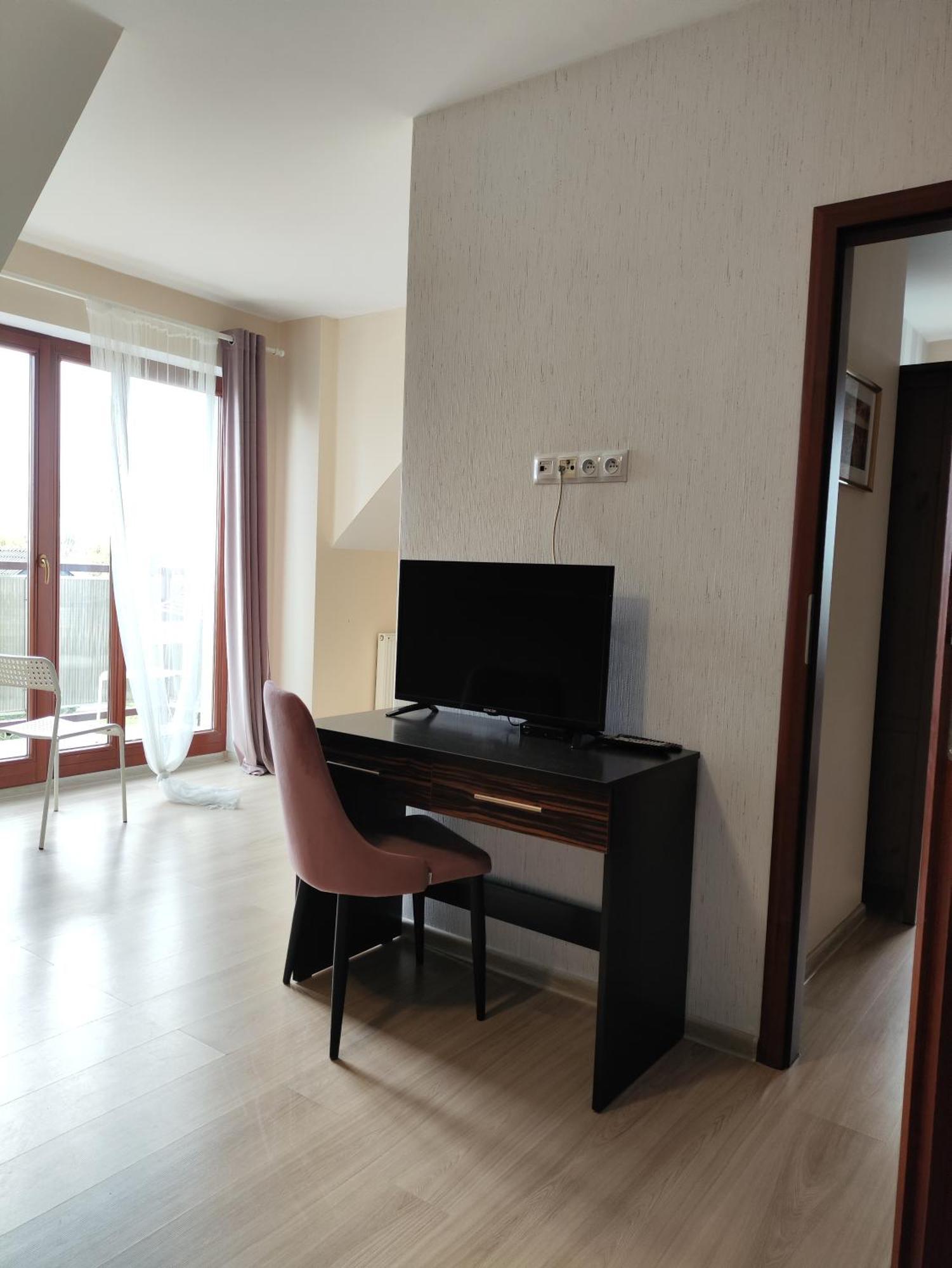 Sztutowo Lazurowy Dwor - Apartamenty Oraz Pokoje Z Basenem I Parkingiem Экстерьер фото