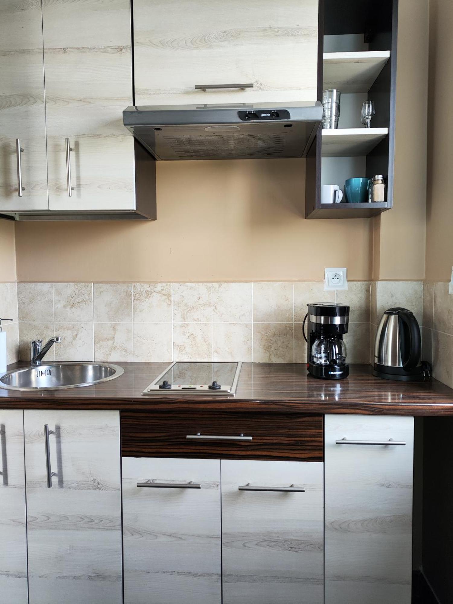 Sztutowo Lazurowy Dwor - Apartamenty Oraz Pokoje Z Basenem I Parkingiem Экстерьер фото